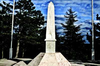 Geçkinli Köyü Şehitliği